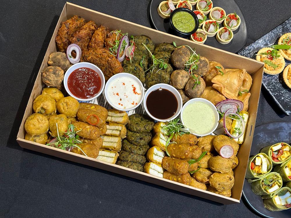 Veg Platter Box (30 Items)